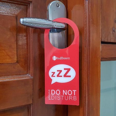 Reddoorz Syariah Near Solo Paragon Mall 2 Bonorejo Экстерьер фото