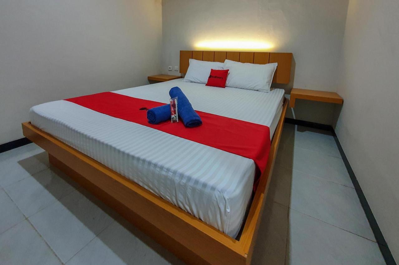Reddoorz Syariah Near Solo Paragon Mall 2 Bonorejo Экстерьер фото