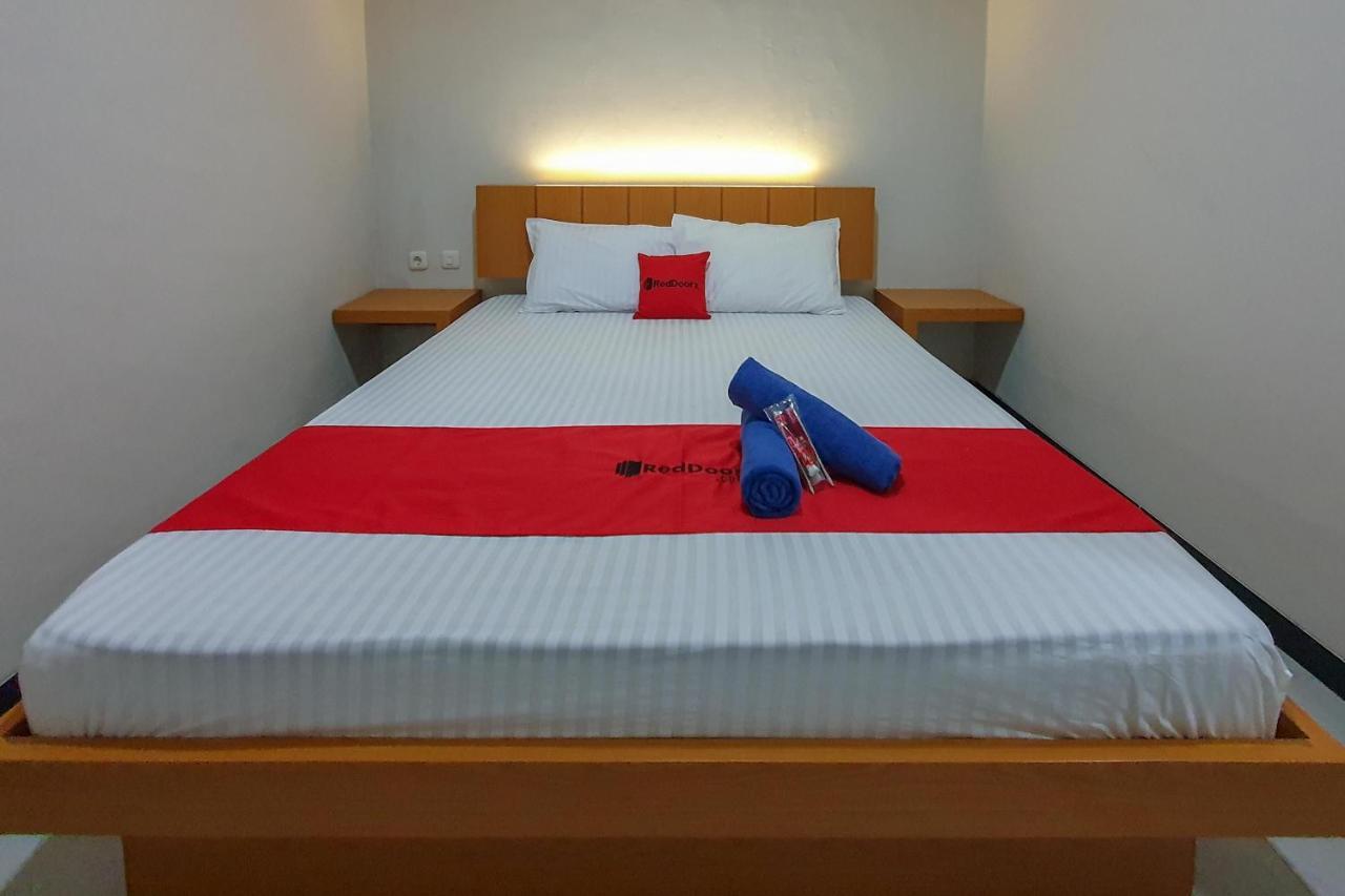 Reddoorz Syariah Near Solo Paragon Mall 2 Bonorejo Экстерьер фото