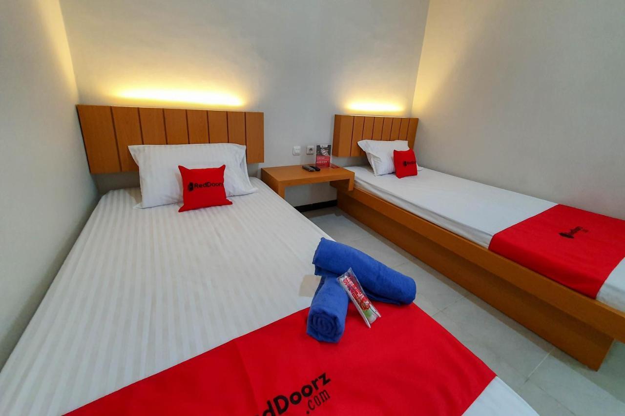 Reddoorz Syariah Near Solo Paragon Mall 2 Bonorejo Экстерьер фото