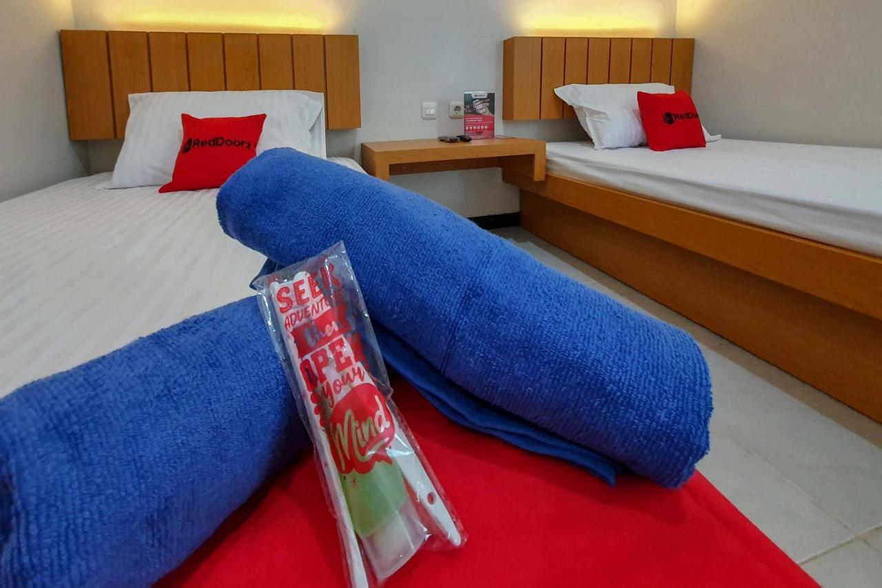Reddoorz Syariah Near Solo Paragon Mall 2 Bonorejo Экстерьер фото