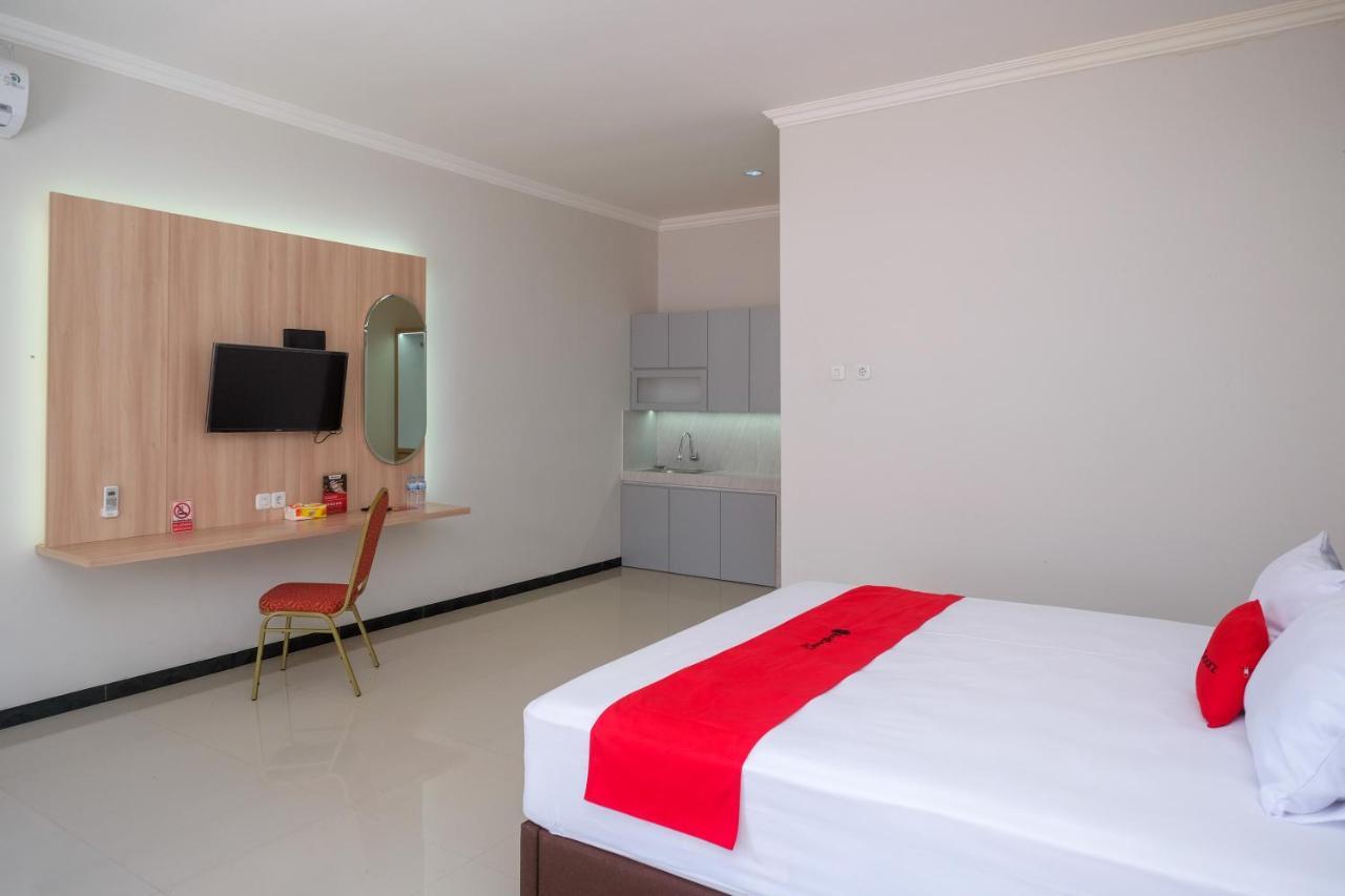 Reddoorz Syariah Near Solo Paragon Mall 2 Bonorejo Экстерьер фото