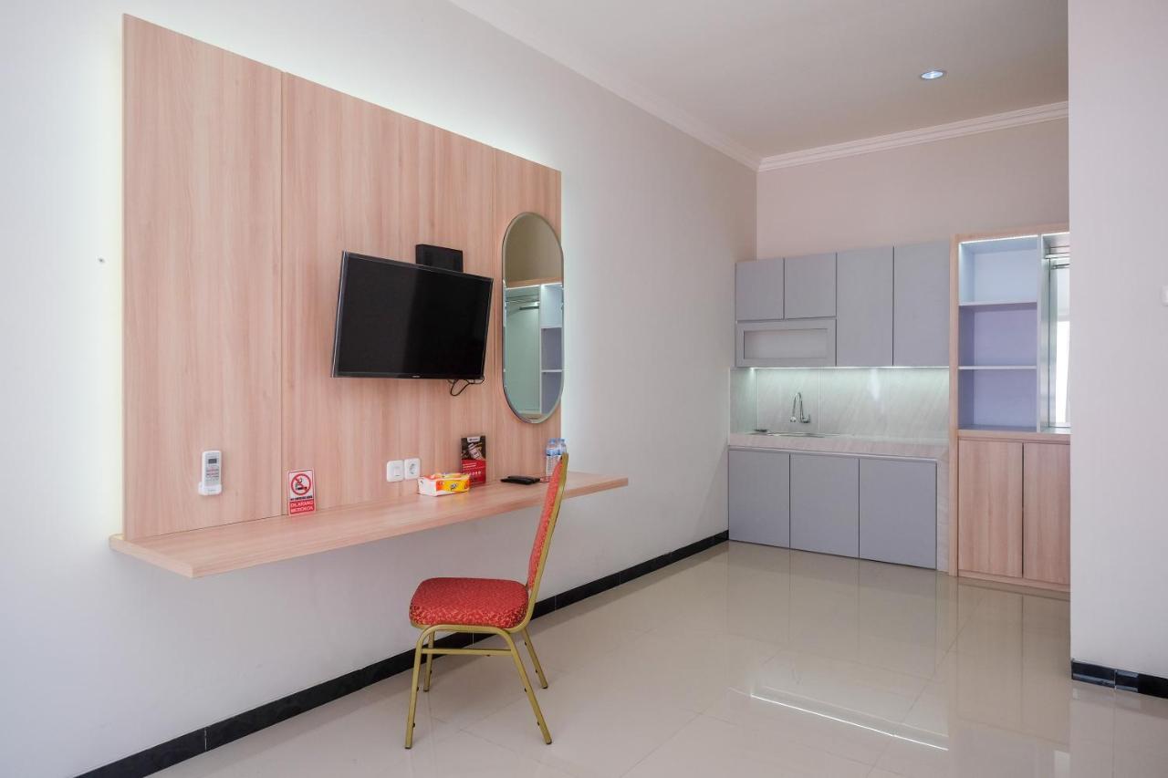 Reddoorz Syariah Near Solo Paragon Mall 2 Bonorejo Экстерьер фото