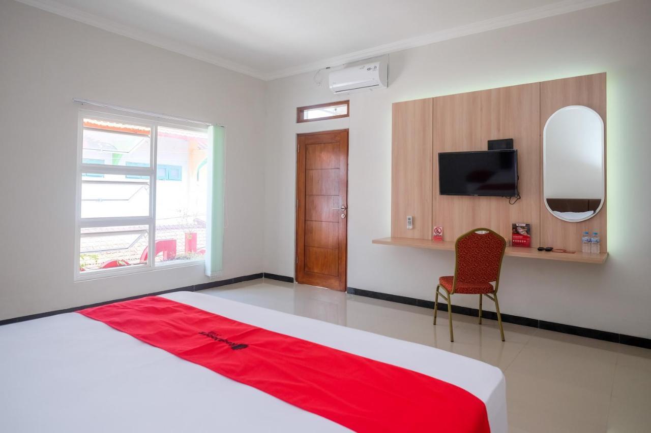Reddoorz Syariah Near Solo Paragon Mall 2 Bonorejo Экстерьер фото