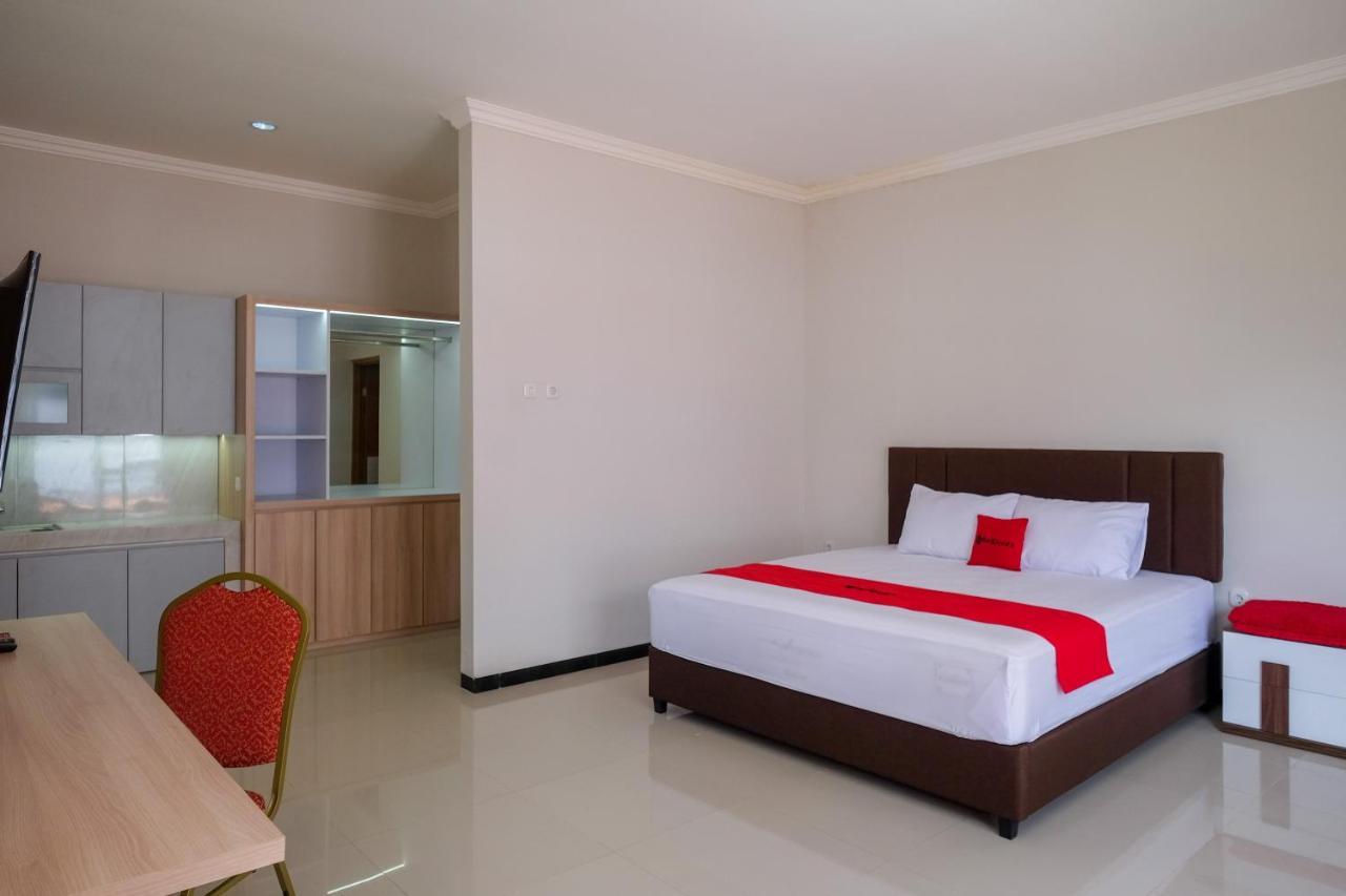 Reddoorz Syariah Near Solo Paragon Mall 2 Bonorejo Экстерьер фото