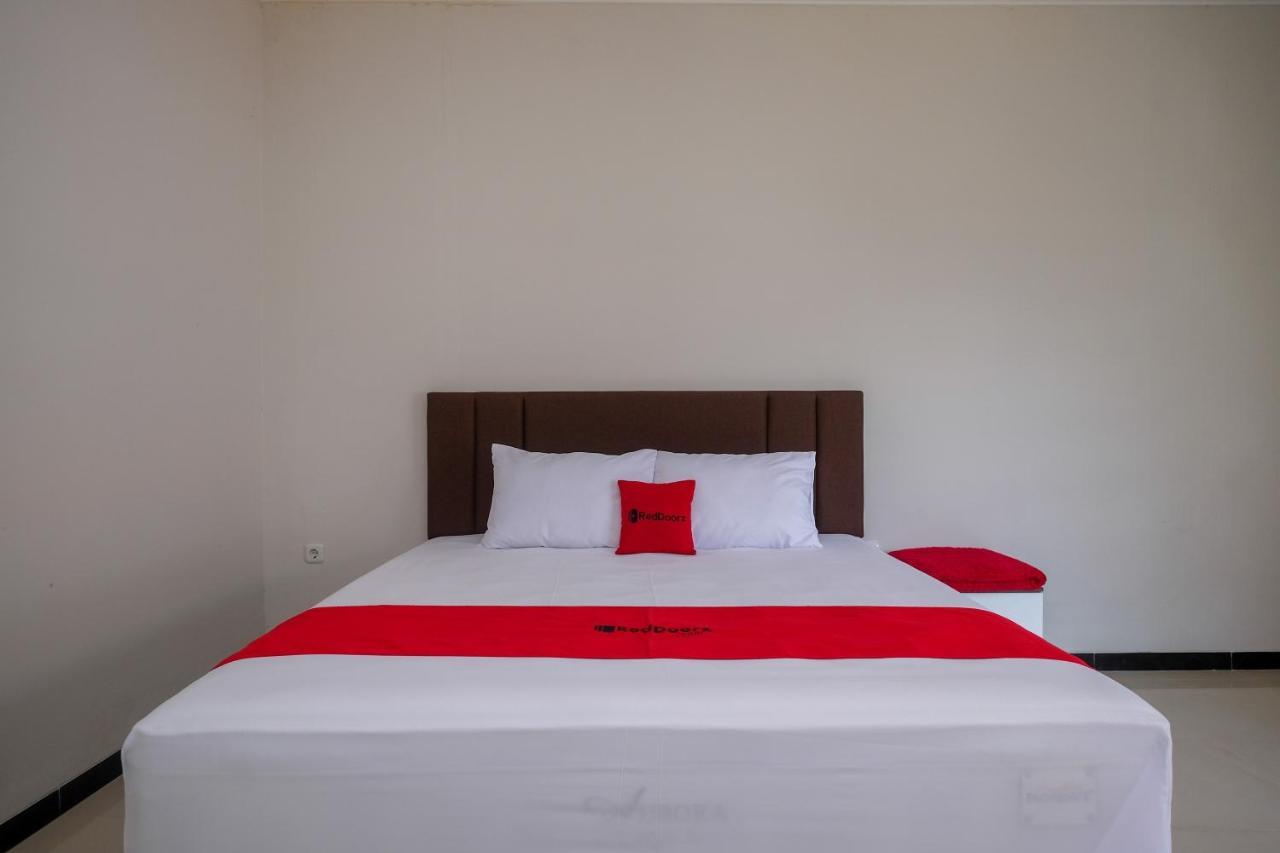 Reddoorz Syariah Near Solo Paragon Mall 2 Bonorejo Экстерьер фото