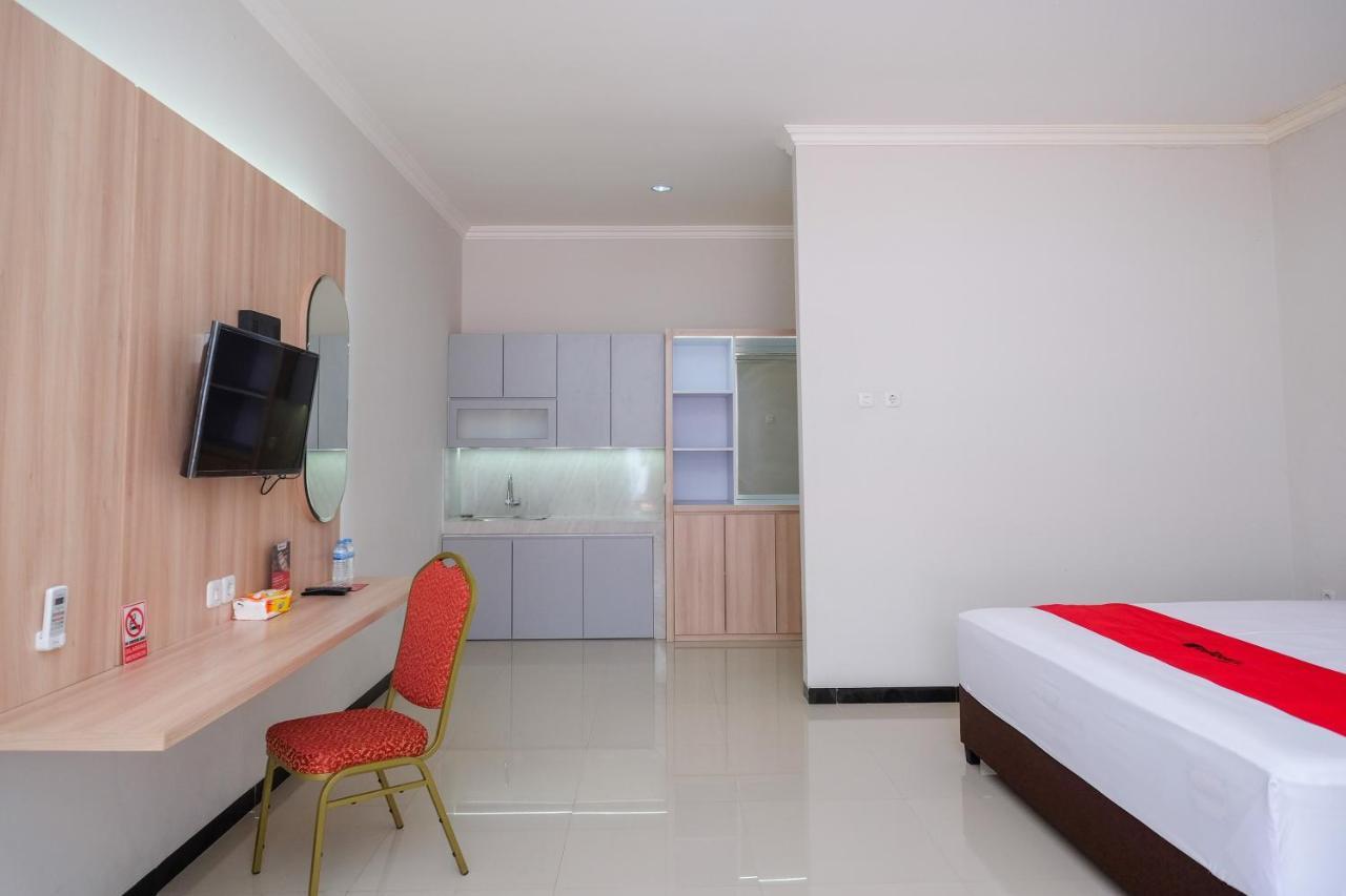 Reddoorz Syariah Near Solo Paragon Mall 2 Bonorejo Экстерьер фото