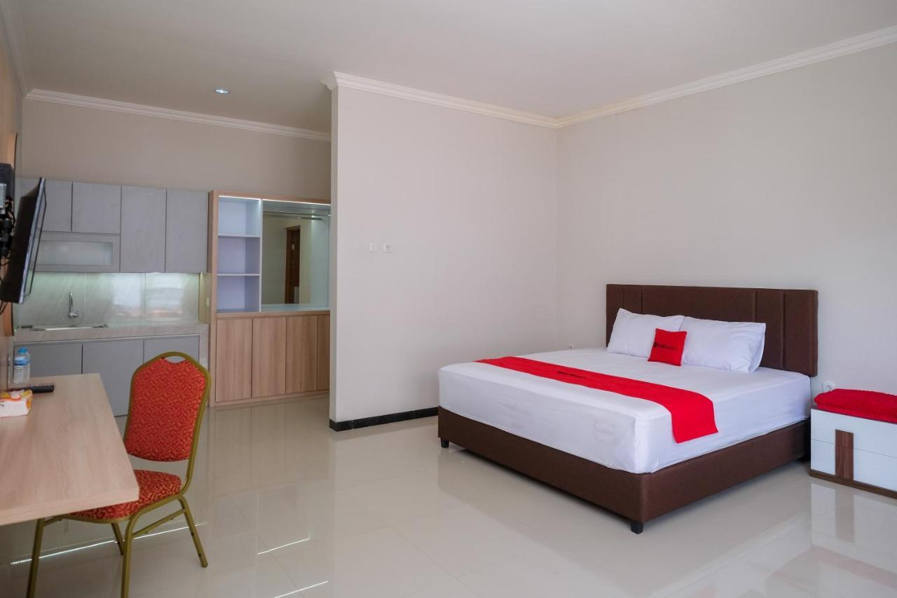 Reddoorz Syariah Near Solo Paragon Mall 2 Bonorejo Экстерьер фото