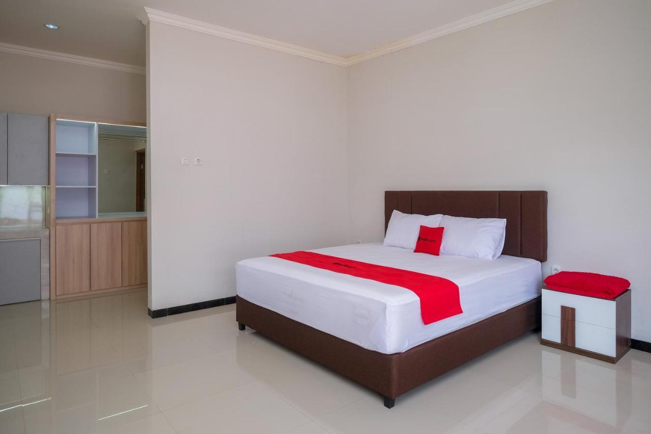 Reddoorz Syariah Near Solo Paragon Mall 2 Bonorejo Экстерьер фото